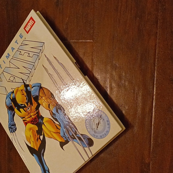 Ultimate X-Men Book by Peter Sanderson - Picture 6 of 6